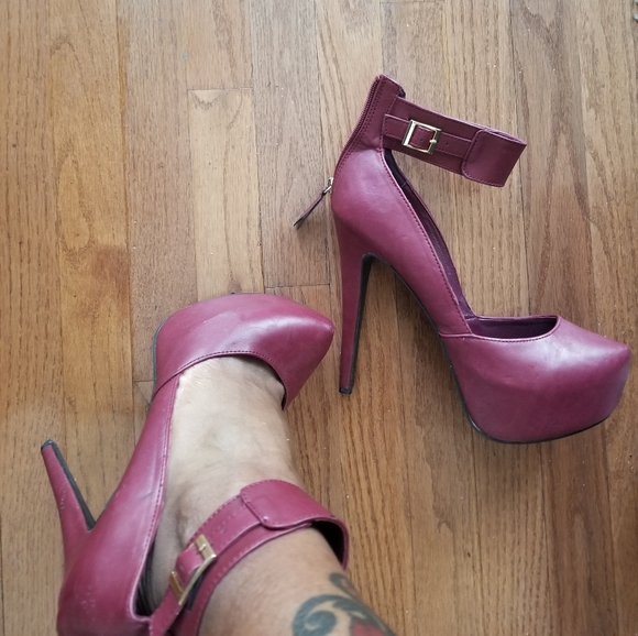 Navy Blue Platform Pumps size 10 - Picture 9 of 9